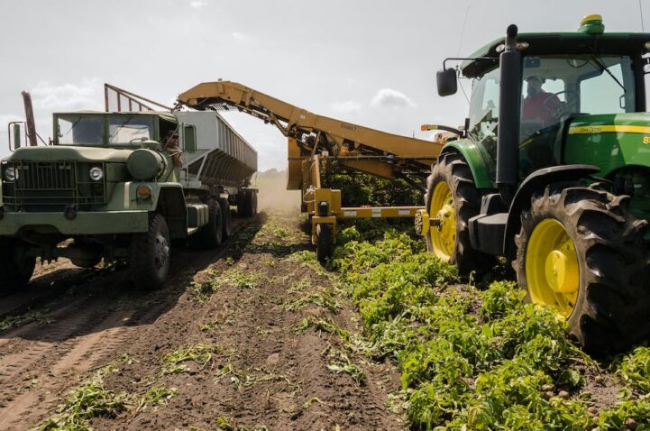 Códigos QR para maquinaria agrícola: ¡Aumenta la eficacia de tu fabricación!